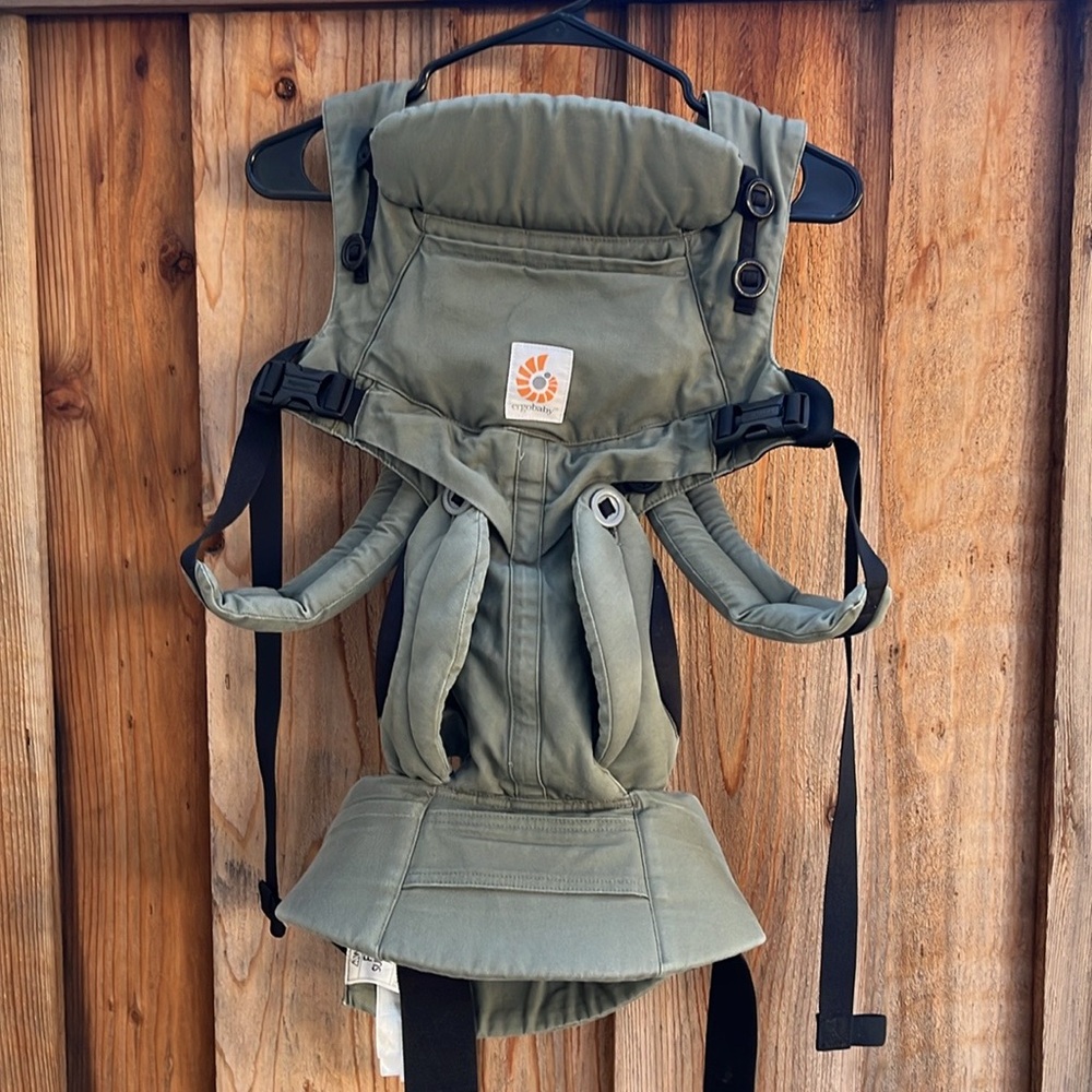 Ergobaby Carrier in olive green